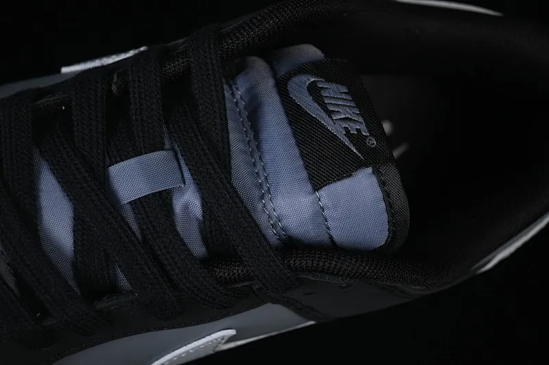 All categories Nk SB Dunk series Nk SB Dunk Low low-top sneakers Nike SB Dunk Low black gray low-top casual sneakers IB3079-001